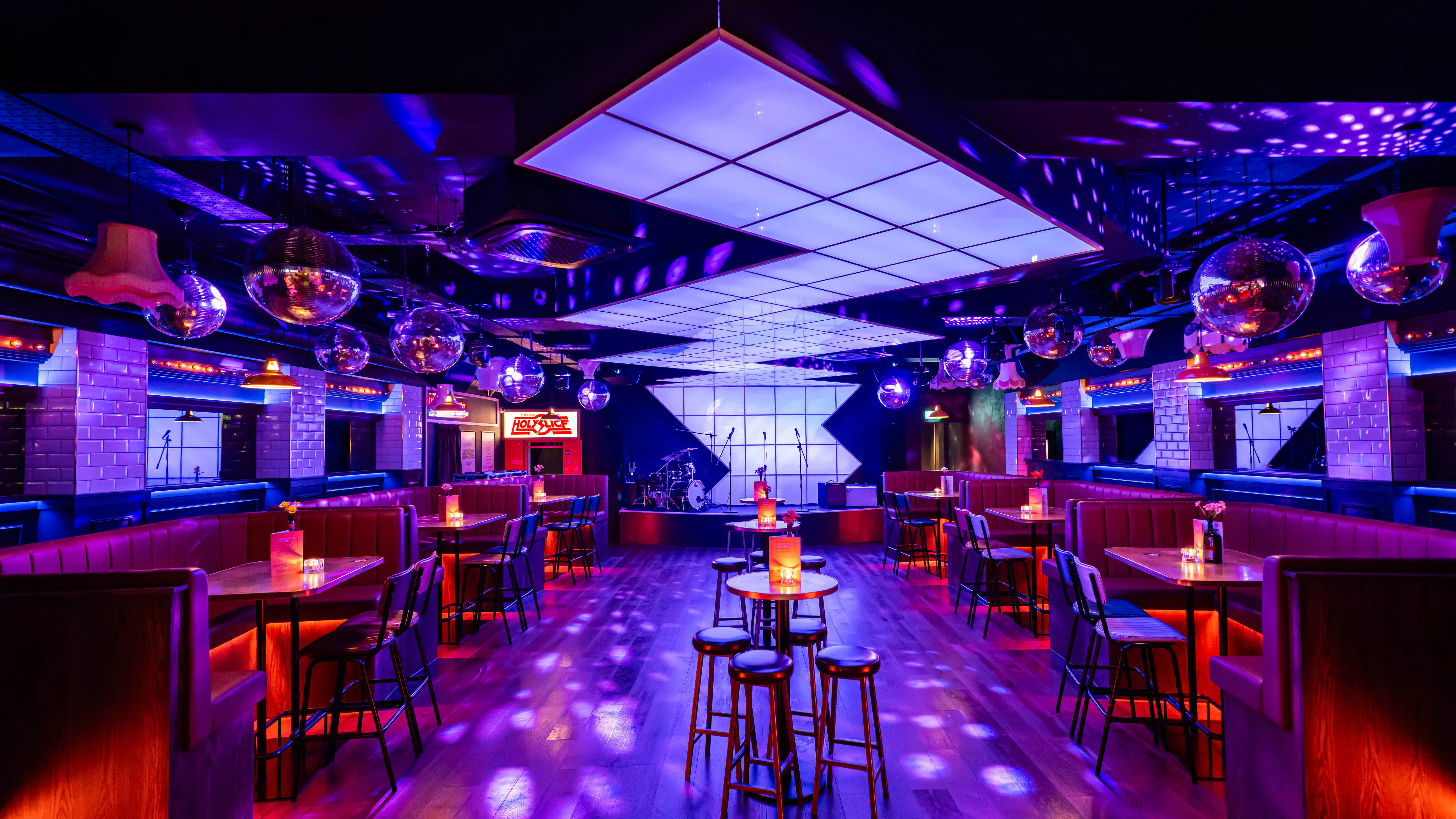 Half Venue, Simmons Manchester